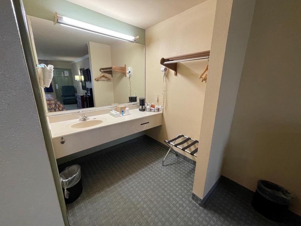 Standard Queen Room with Two Queen Beds interior